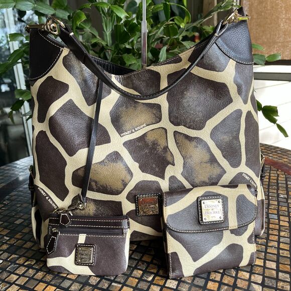 Dooney & Bourke Giraffe Print Serengeti Leather Hobo Bag Matching Wallet(s) Lg - Picture 1 of 12